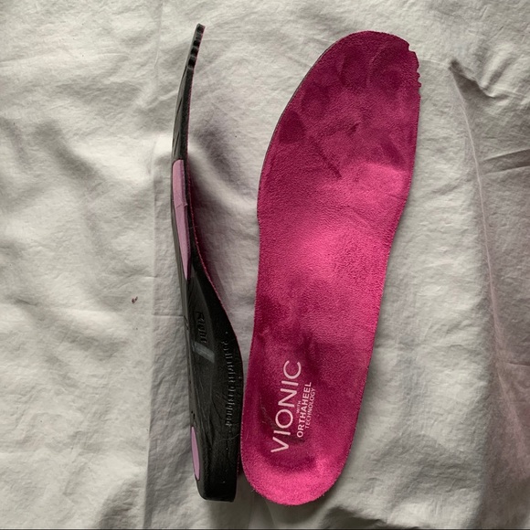 Vionic Patent Leather Orthopedic Shoes. - Picture 6 of 7